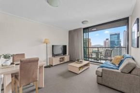 City Centre! 1Bed/1Bath/Study/1Car/Balcony ~ CBD